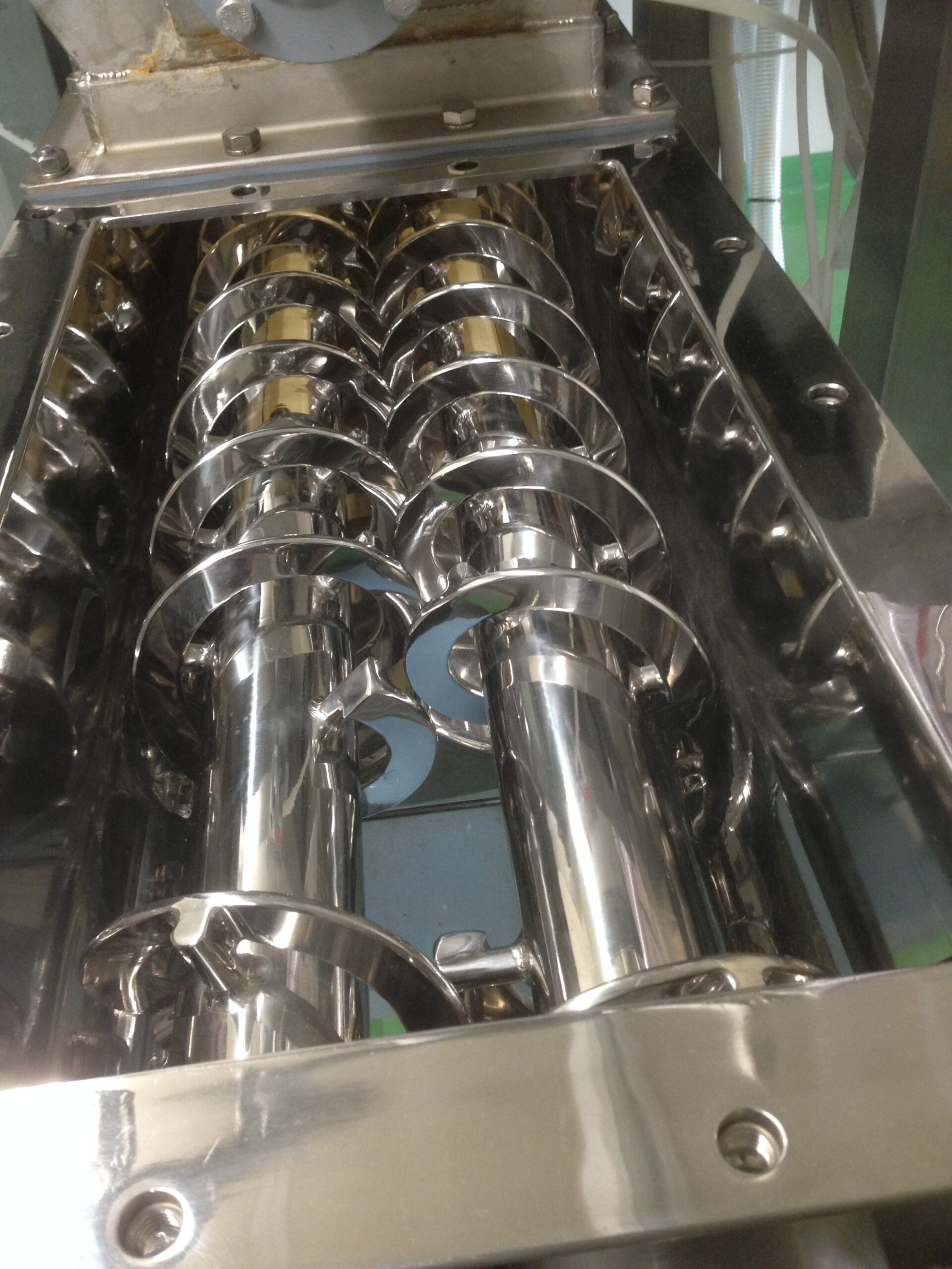 スクリューフィーダー【粉体搬送機】製品画像