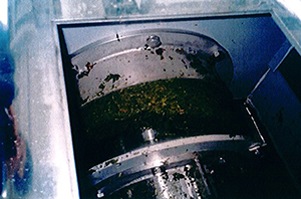 スクリュープレス（脱水機）製品画像